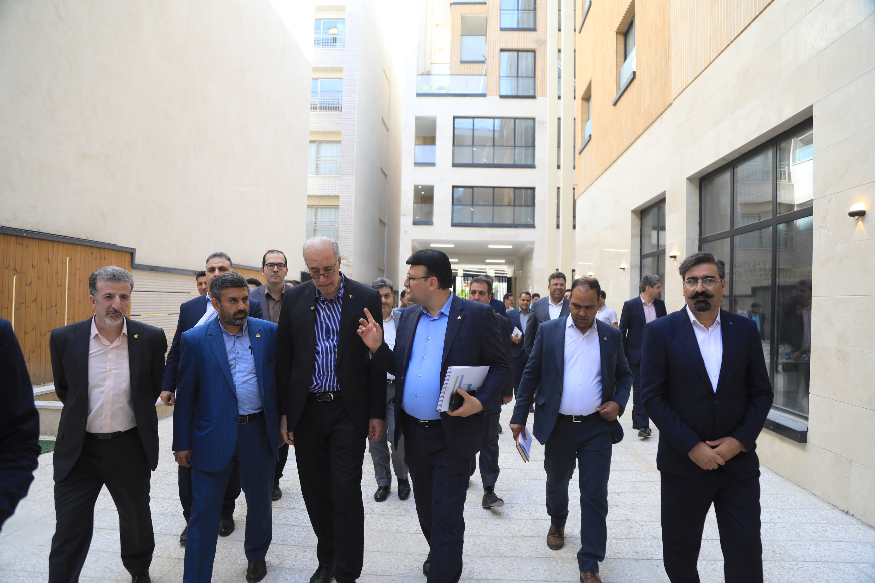 بازدید دکتر حسینی 11