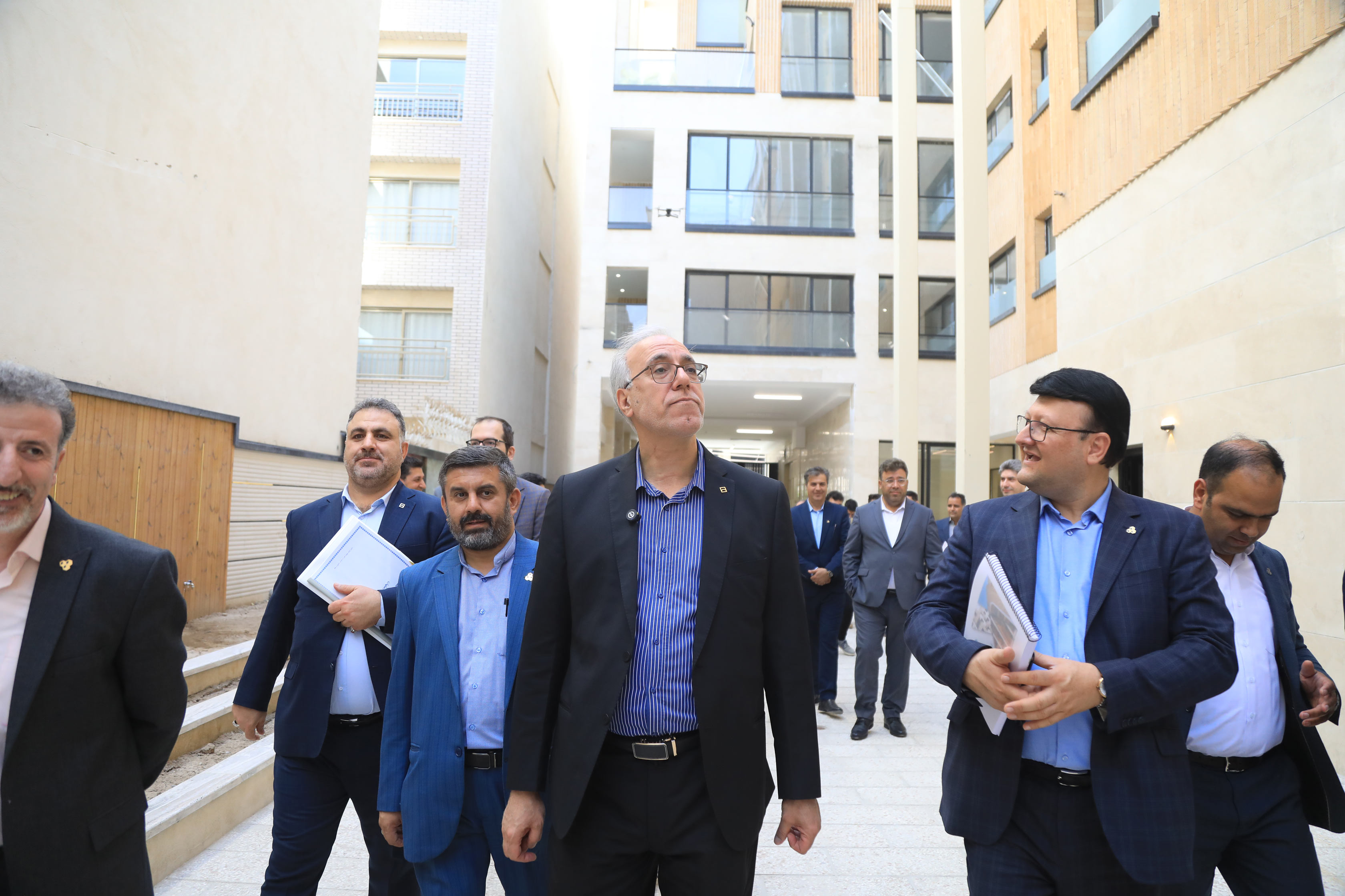 بازدید دکتر حسینی 12