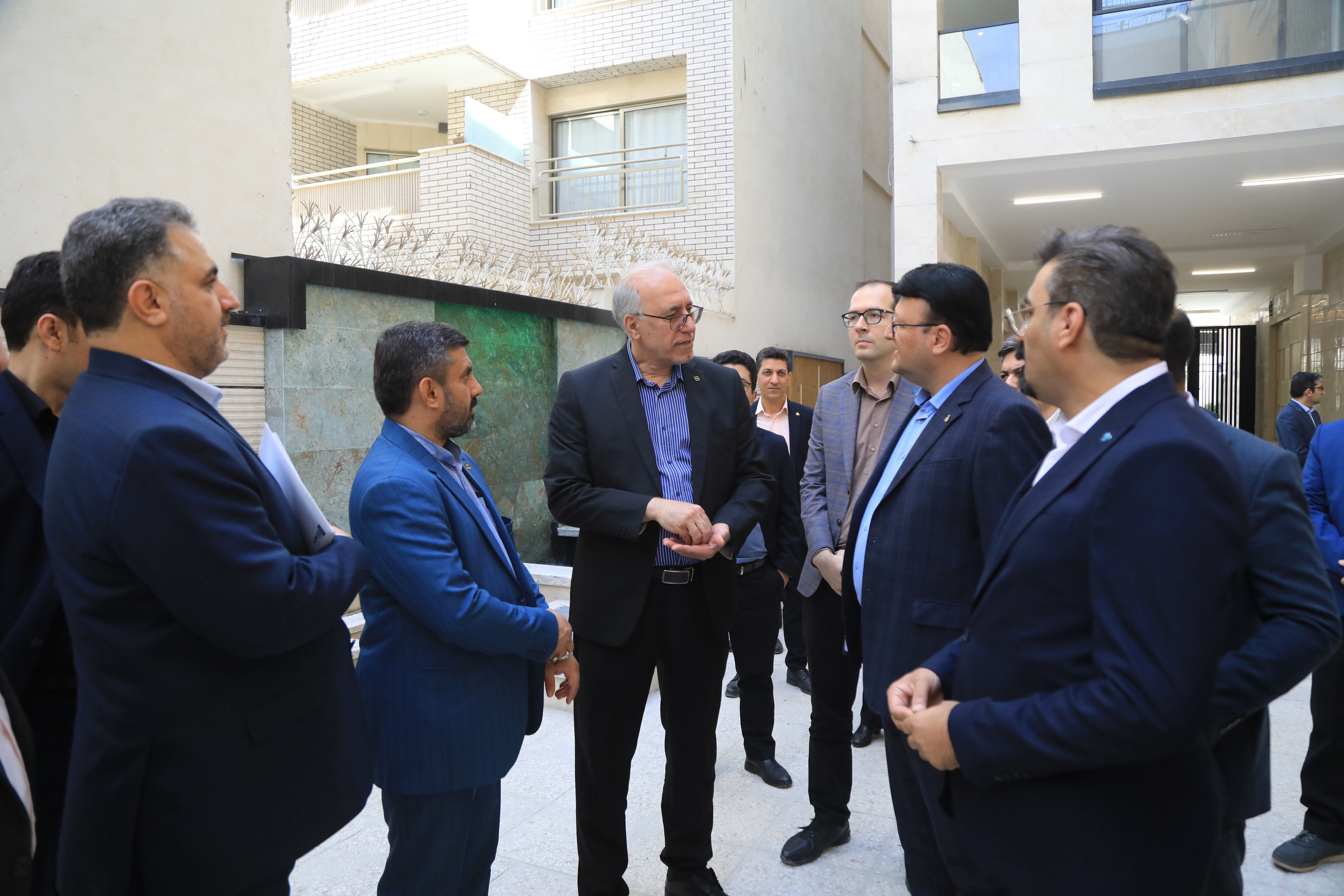 بازدید دکتر حسینی 13